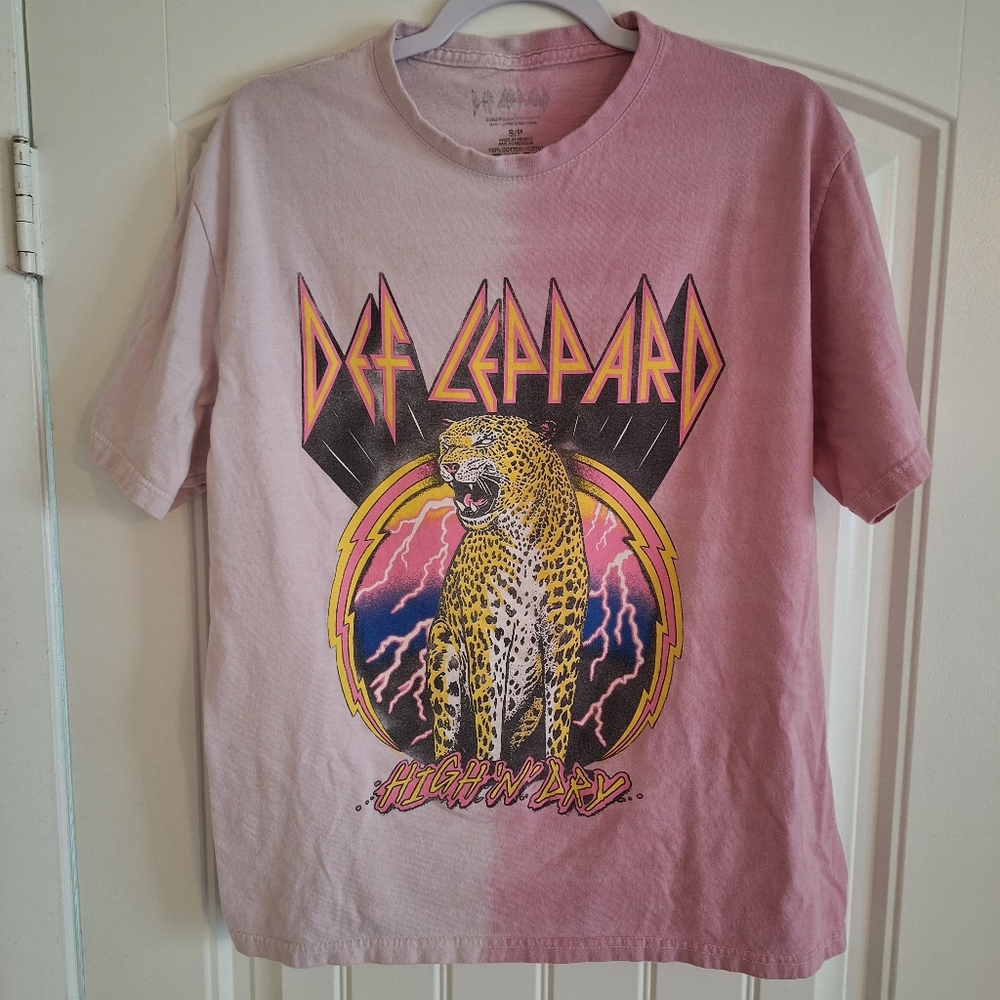 Def Leppard High N Dry Graphic Pink Split Tie Dye T Shirt 2022